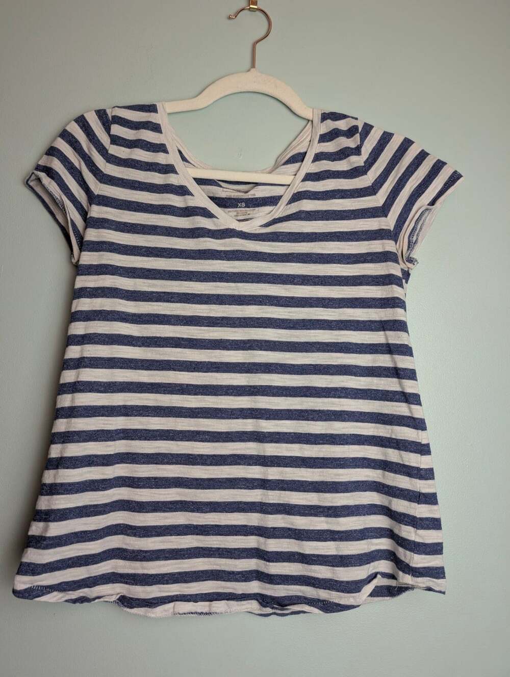Frenchchic Coastal Sonoma Goods Blue White Striped V-Neck T-Shirt Women's XS
